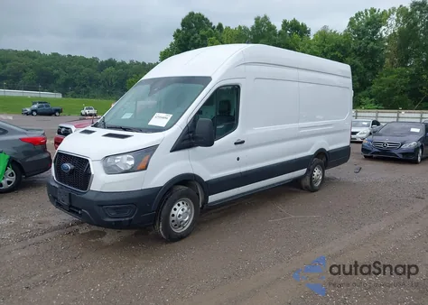 2023 Ford Transit-250 Cargo Van z USA, uszkodzony, nr VIN 1FTBR3U84PKB02433